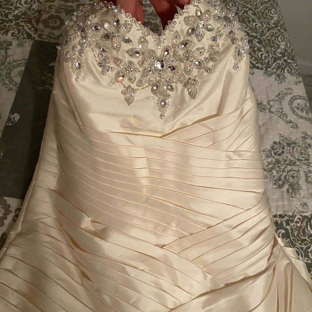 Wedding dress bundle 2 dresses one gown on perfect for reception!